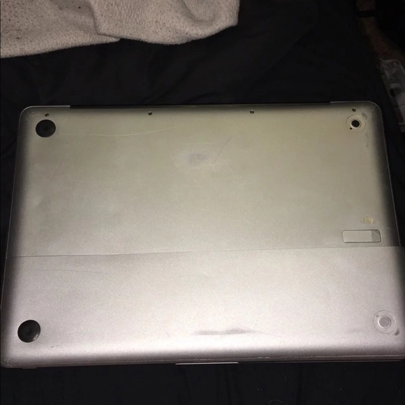 Macbook - Picture 4 of 4